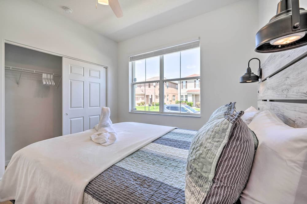 Photo of Bedroom in Windwood Bay