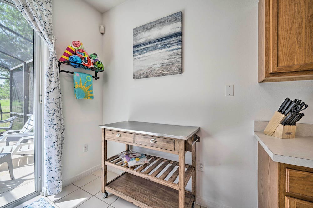 Photo of Livingroom in Windwood Bay