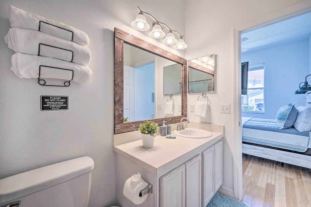 Photo of Bathroom in Windwood Bay