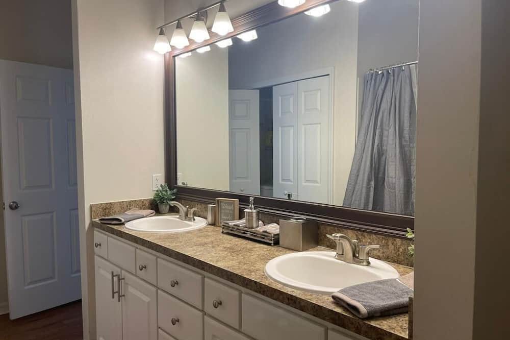 Photo of Bathroom in Airport North