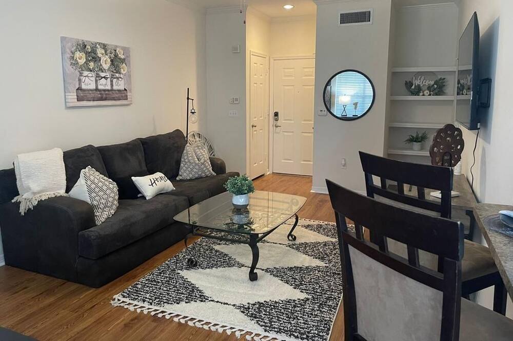 Photo of Livingroom in Airport North