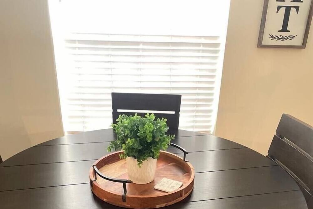 Photo of Bedroom in Airport North