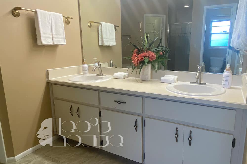 Photo of Bathroom in Indian Ridge