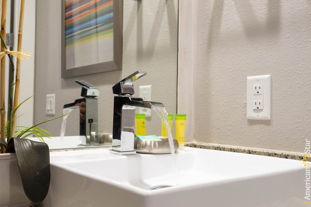 Photo of Bathroom in Crestwynd Bay