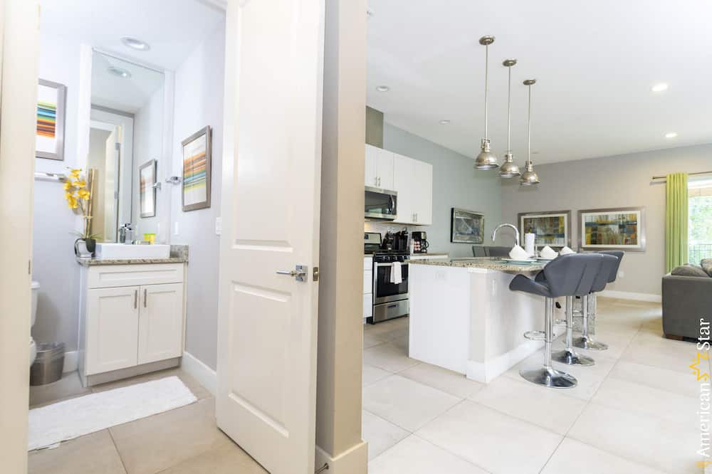 Photo of Bedroom in Crestwynd Bay