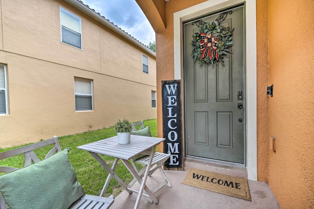 Photo of Patio Balcony in Crestwynd Bay