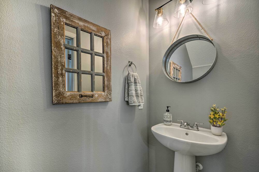Photo of Bathroom in Crestwynd Bay