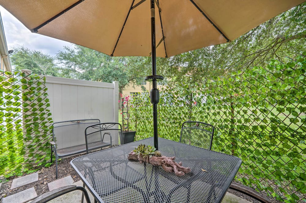 Photo of Patio Balcony in Crestwynd Bay