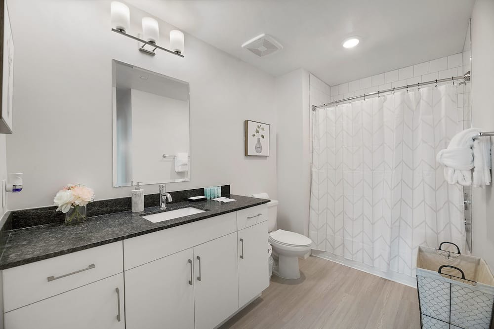 Photo of Bathroom in Callahan
