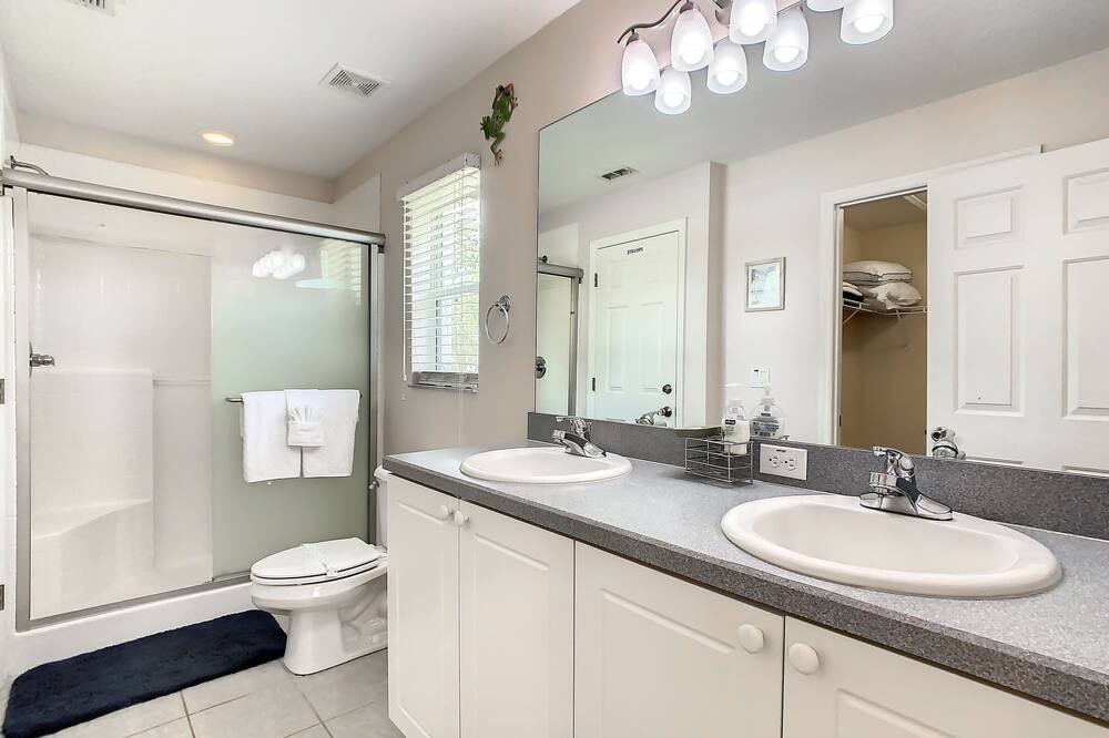 Photo of Bathroom in Lake Wilson Preserve