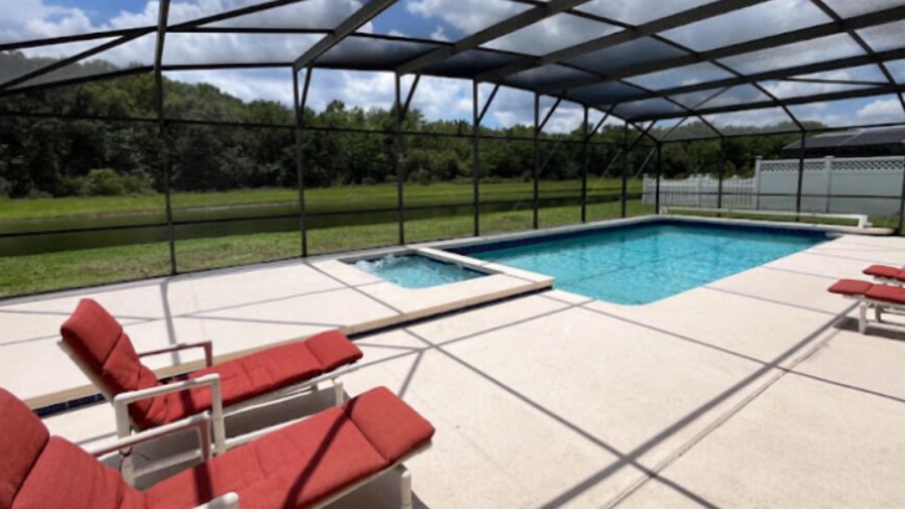 Photo of Patio Balcony in Crescent Lakes