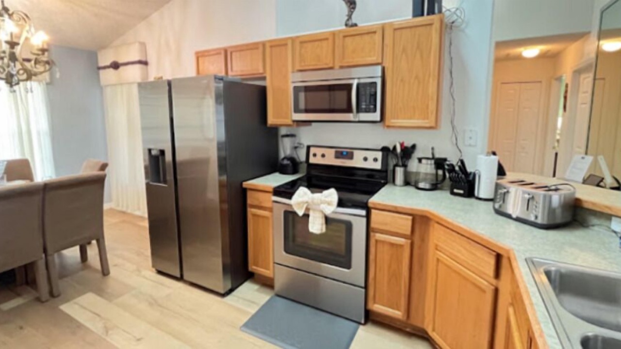 Photo of Kitchen in Crescent Lakes