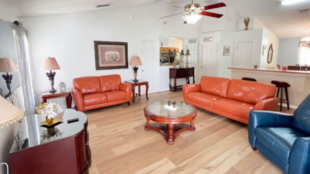 Photo of Livingroom in Crescent Lakes