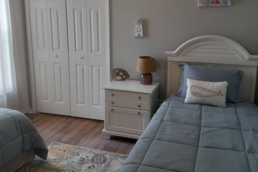 Photo of Others in Orange Tree