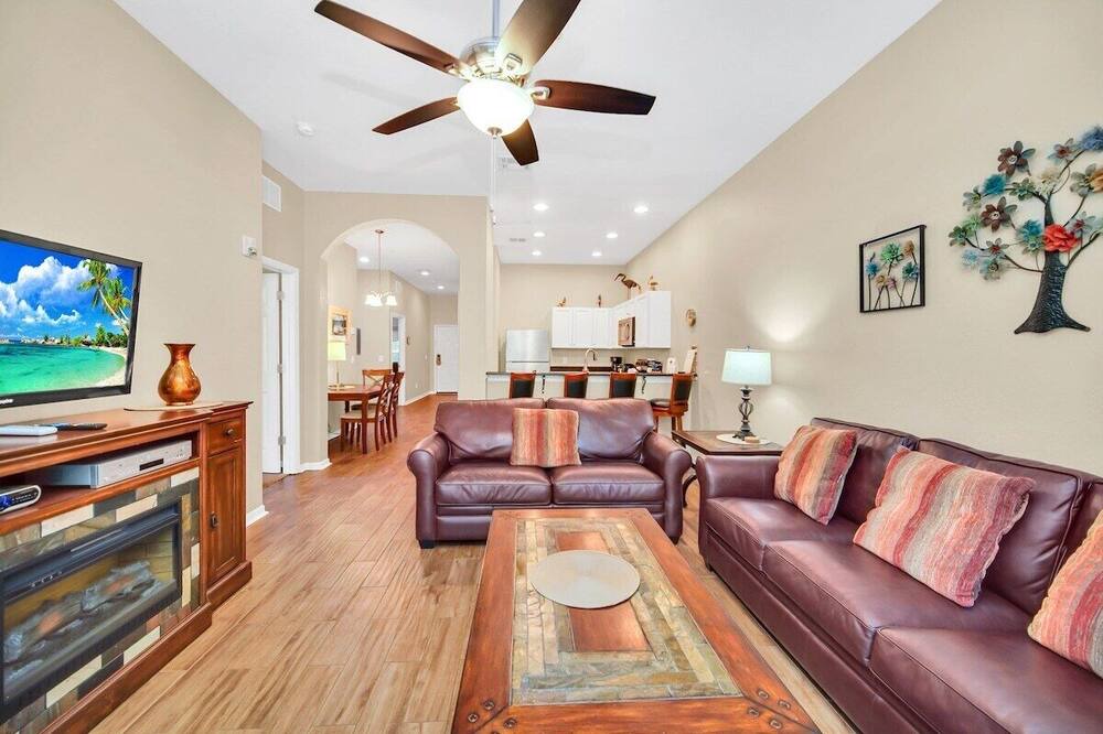 Photo of Livingroom in Bahama Bay