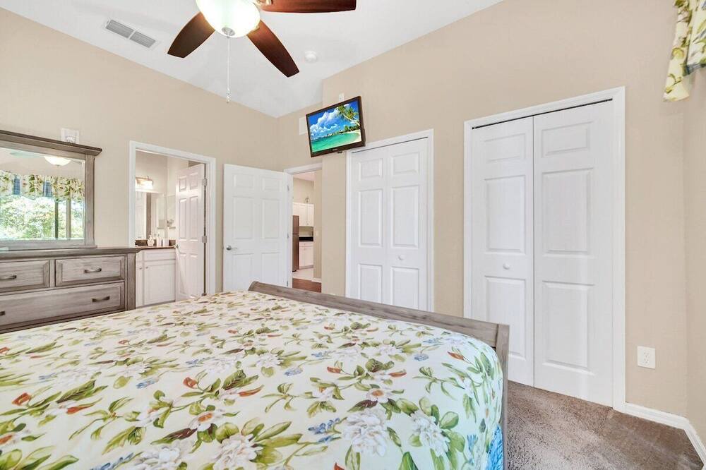 Photo of Bedroom in Bahama Bay