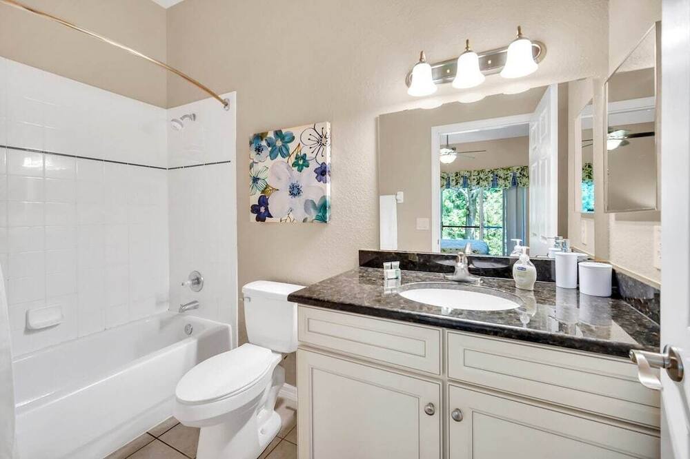 Photo of Bathroom in Bahama Bay
