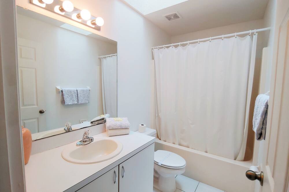 Photo of Bathroom in Sunrise Lakes