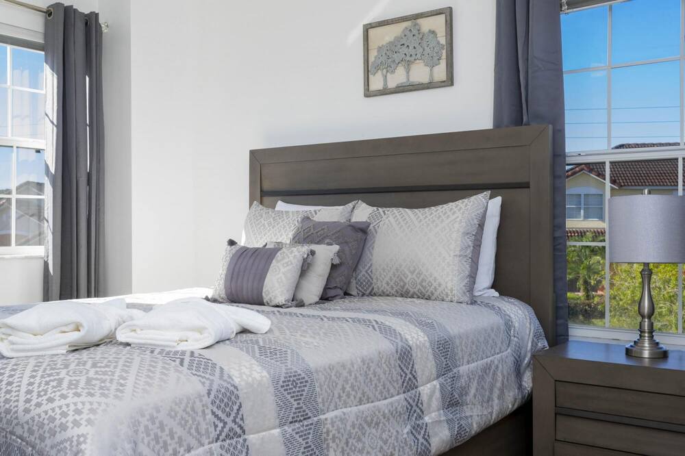 Photo of Bedroom in Lake Wilson Preserve