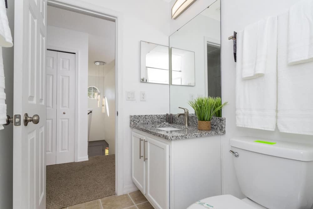 Photo of Bathroom in Lake Wilson Preserve