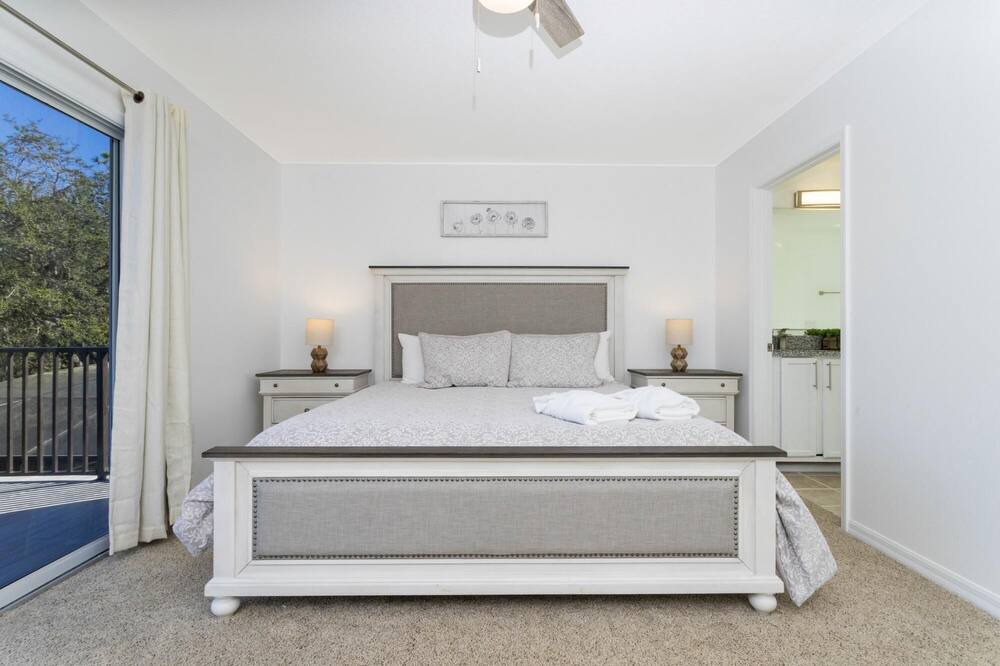 Photo of Bedroom in Lake Wilson Preserve