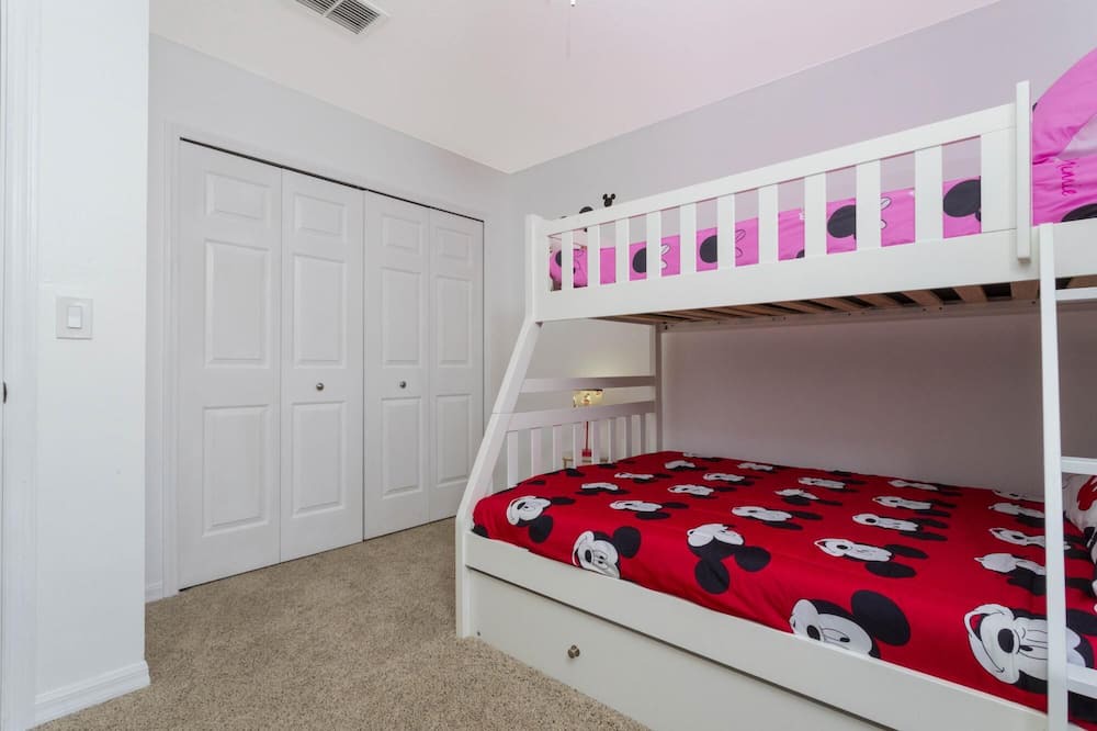 Photo of Bedroom in Lake Wilson Preserve