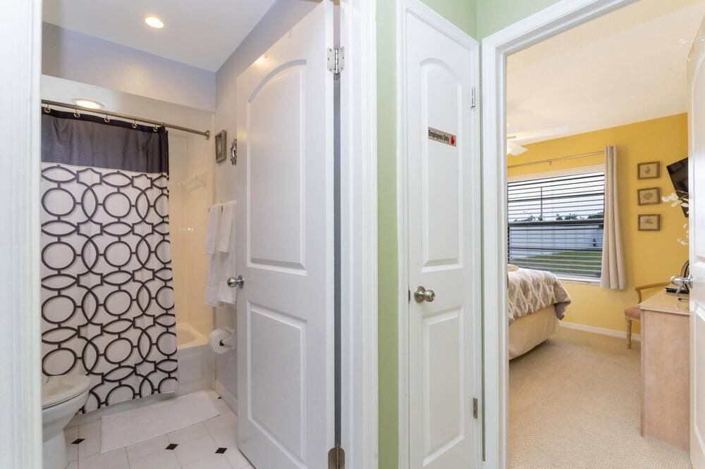 Photo of Bathroom in Indian Ridge