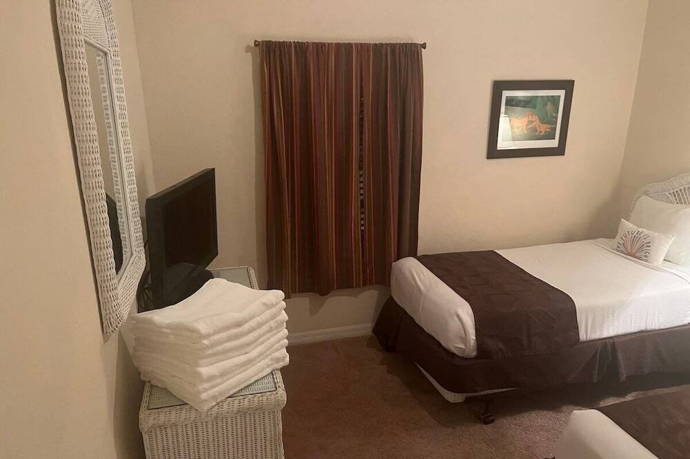 Photo of Bedroom in Bahama Bay