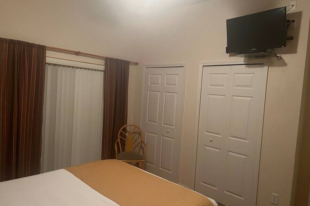 Photo of Bedroom in Bahama Bay