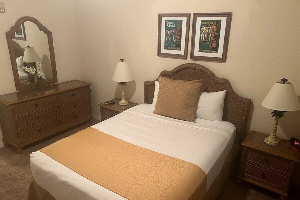 Photo of Bedroom in Bahama Bay