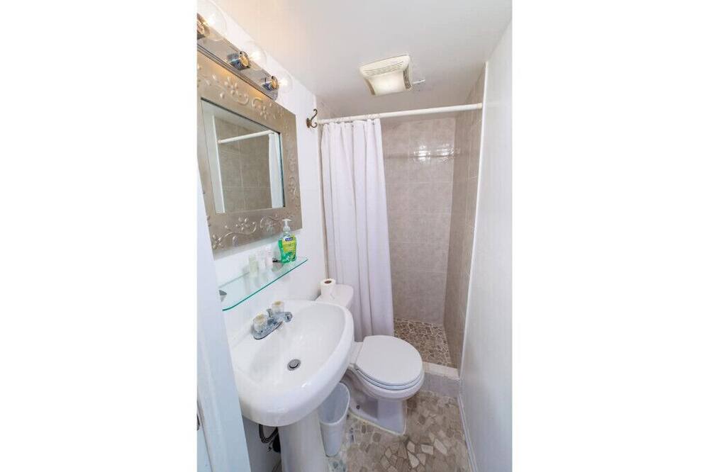 Photo of Bathroom in Oak Ridge