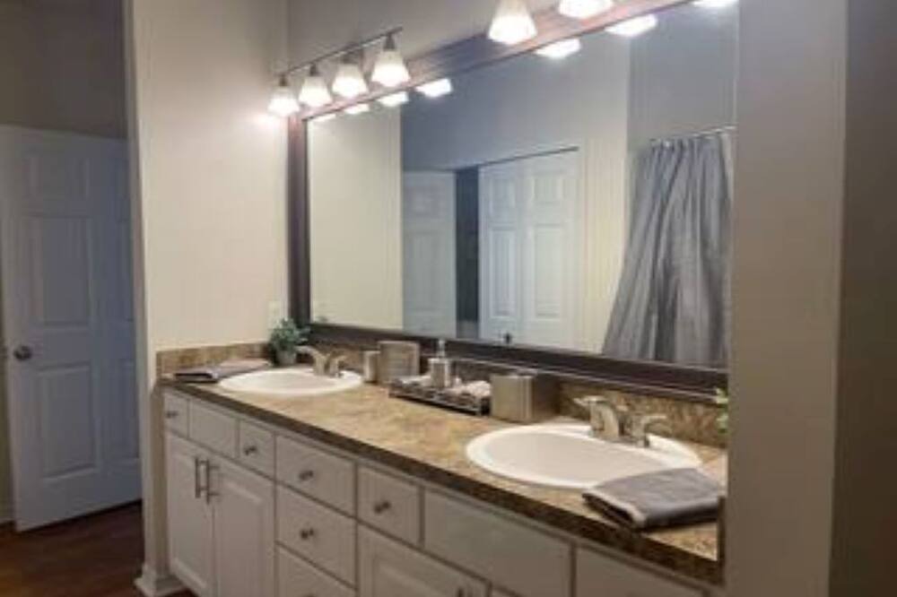 Photo of Bathroom in Airport North