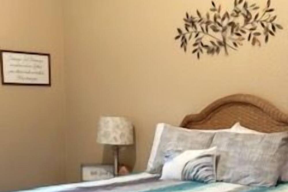 Photo of Bedroom in Bahama Bay