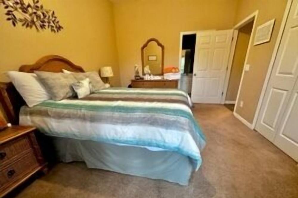Photo of Bedroom in Bahama Bay