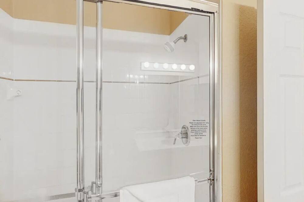 Photo of Bathroom in Bahama Bay