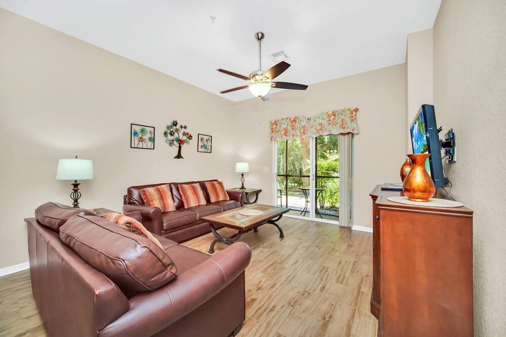 Photo of Livingroom in Bahama Bay