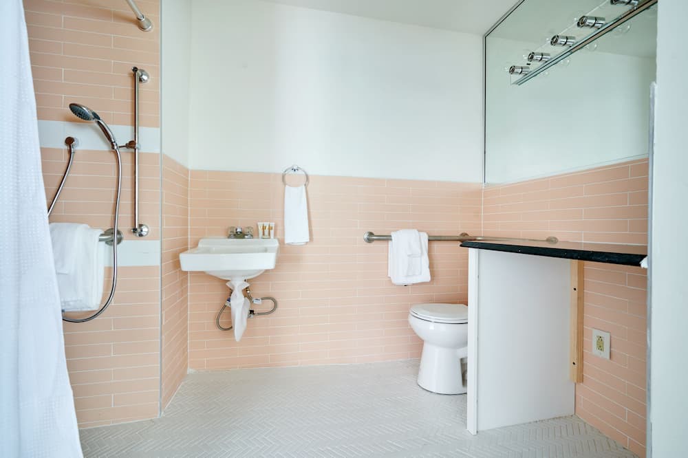 Photo of Bathroom in Lake Cherokee