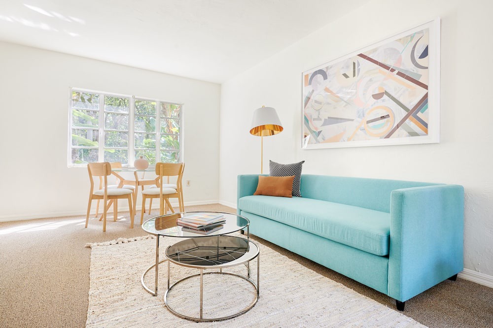 Photo of Livingroom in Lake Cherokee