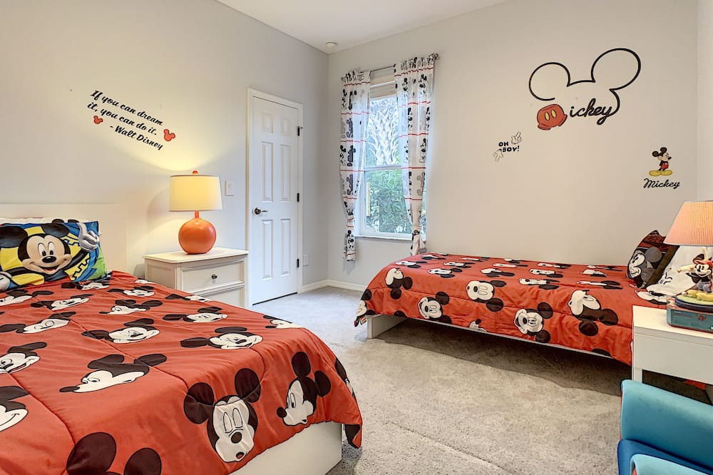 Photo of Bedroom in Watersong