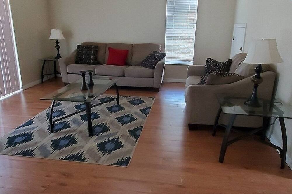 Photo of Livingroom in Lake Wilson Preserve