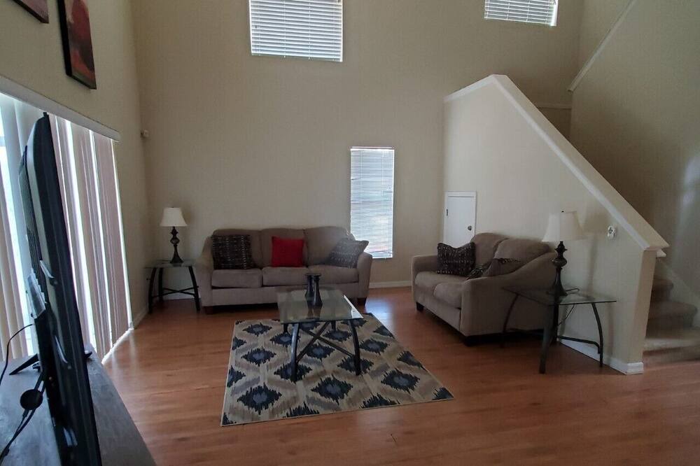 Photo of Livingroom in Lake Wilson Preserve