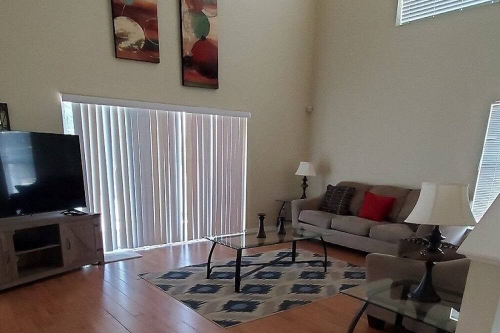 Photo of Livingroom in Lake Wilson Preserve