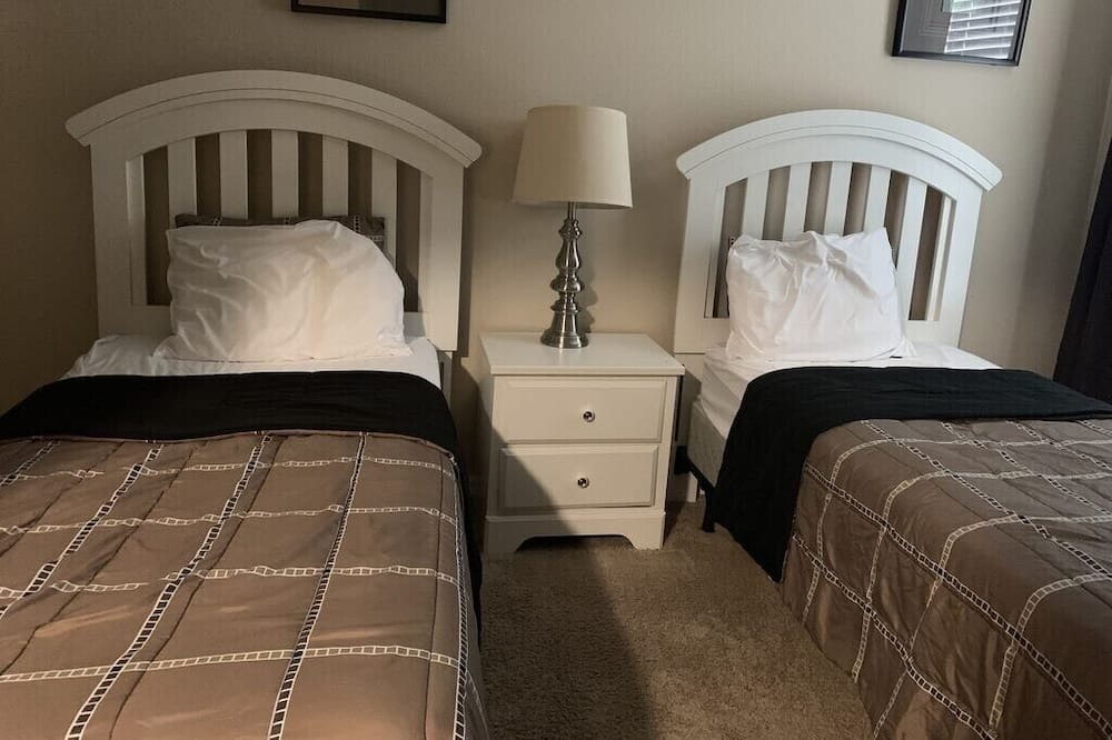 Photo of Bedroom in Cypress Pointe