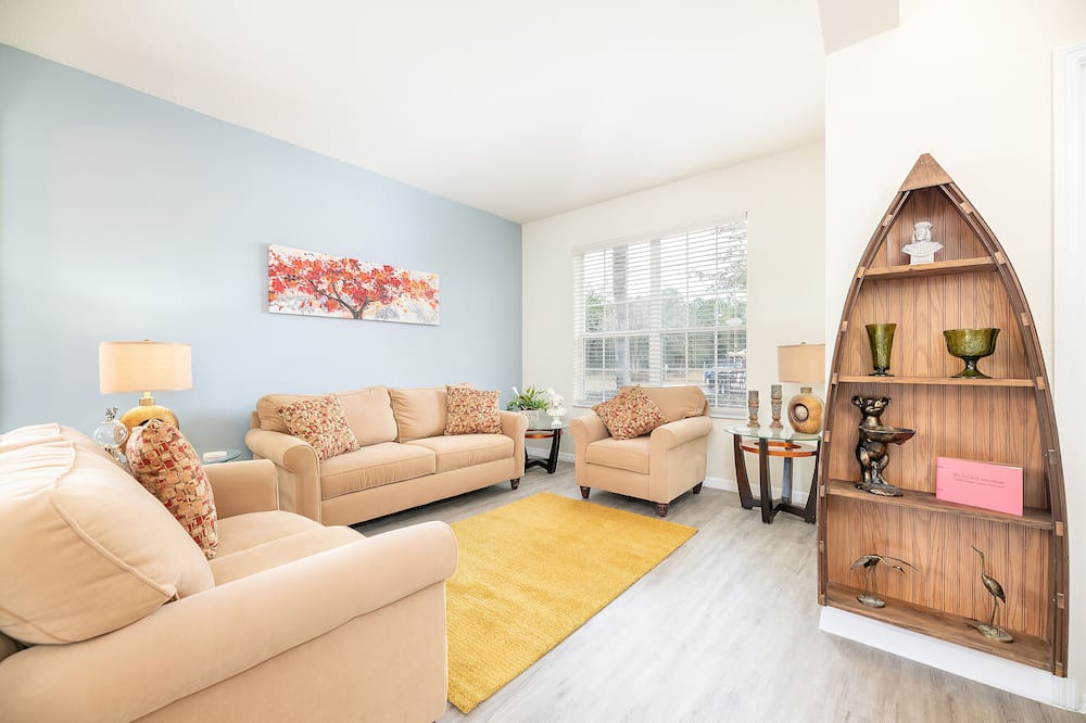 Photo of Livingroom in Watersong