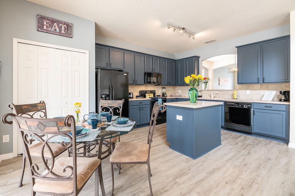 Photo of Kitchen in Watersong
