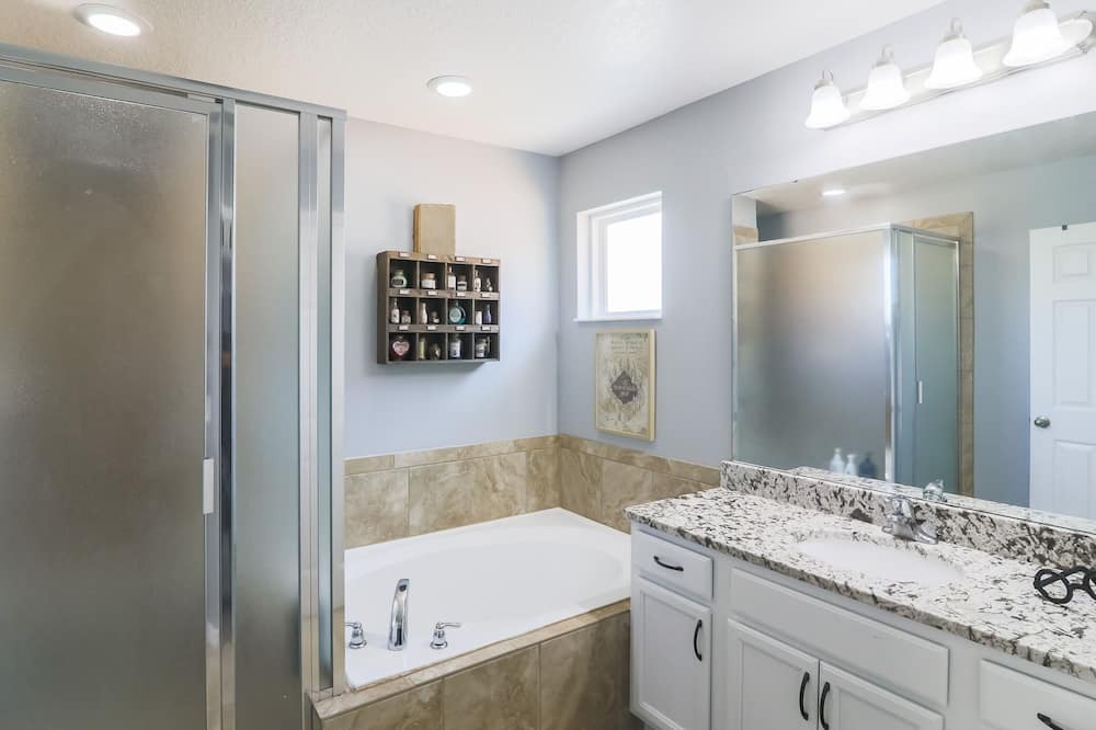 Photo of Bathroom in Watersong