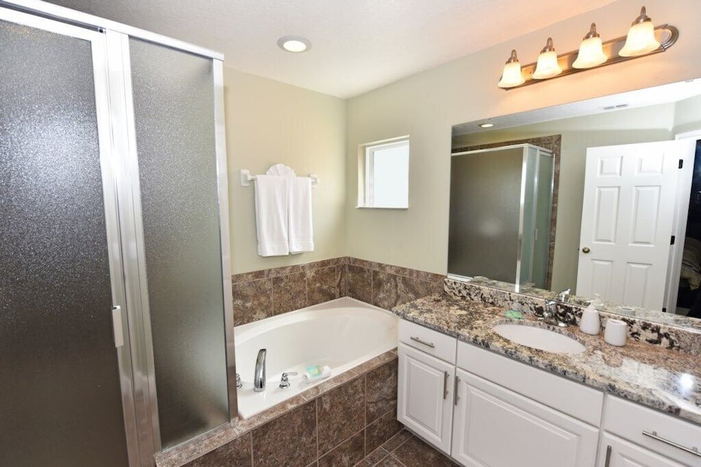 Photo of Bathroom in Watersong