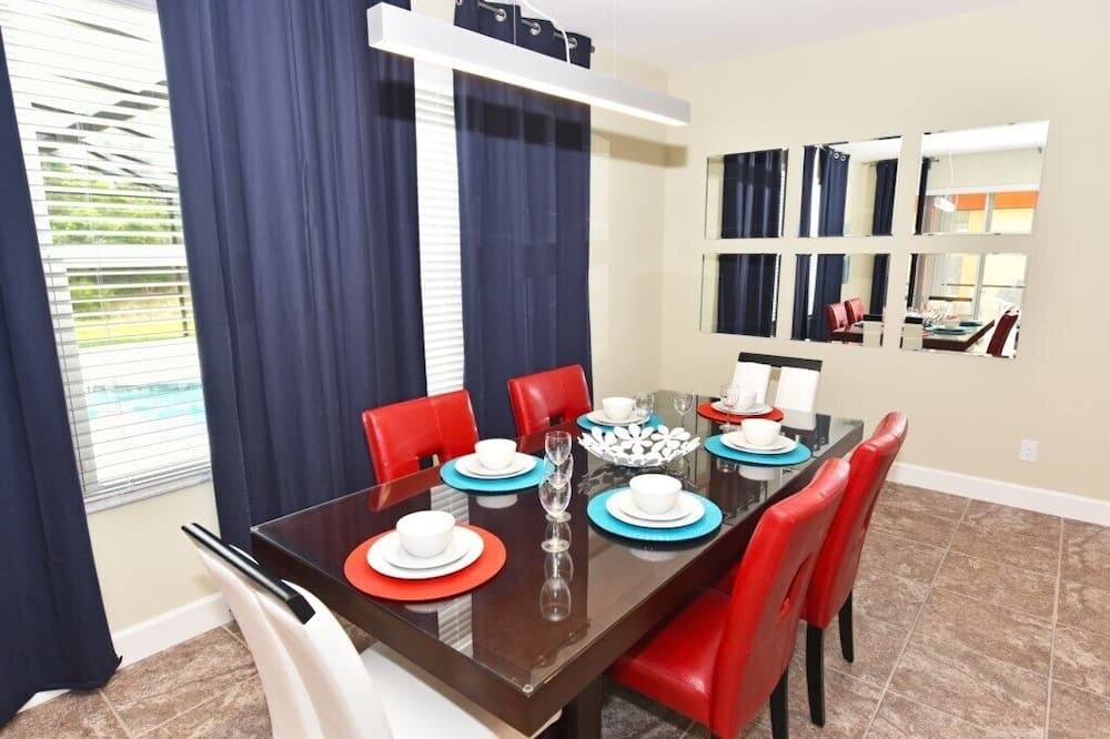 Photo of Livingroom in Watersong