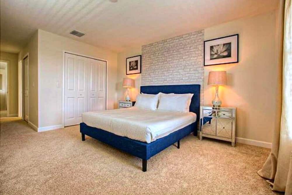 Photo of Bedroom in Davenport