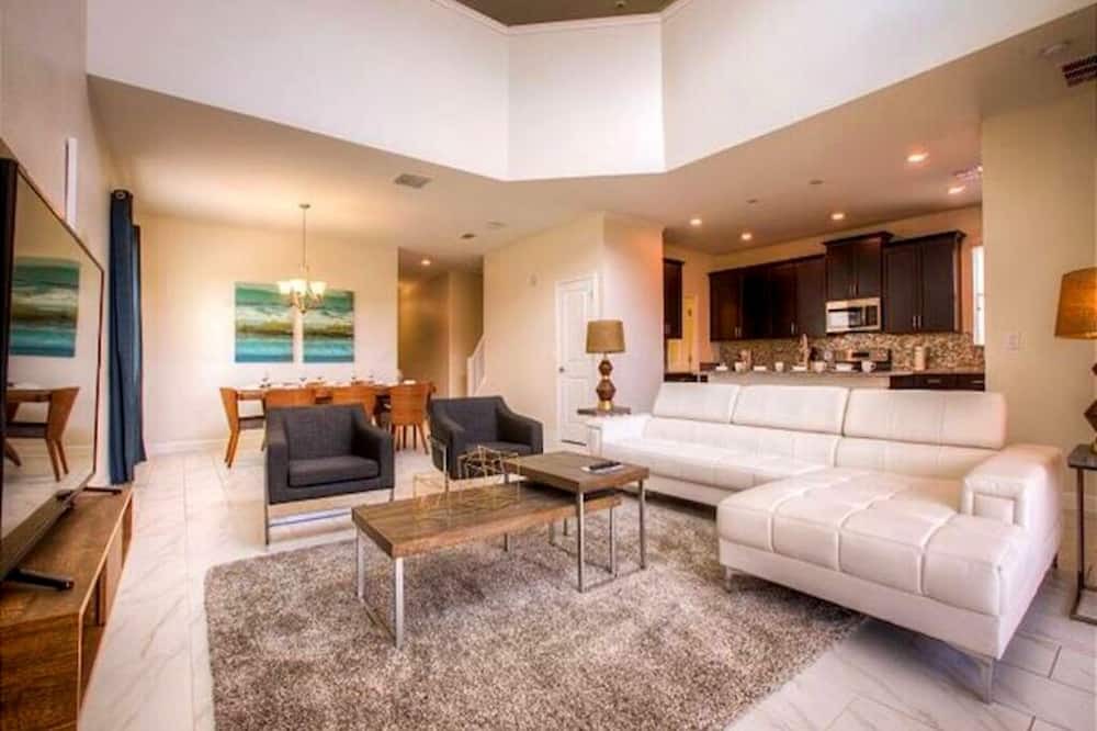 Photo of Livingroom in Davenport